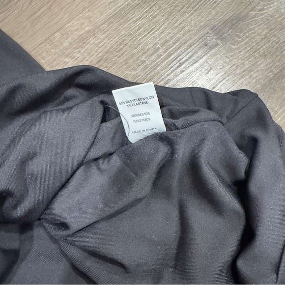 Meshki Elegant Black alayna midi dress - Picture 8 of 8